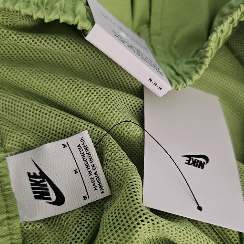Nike Sport Essentials lined woven shorts in green - Picture 6 of 16